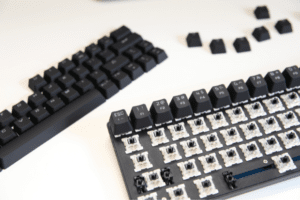Quiet-Mechanical-Keyboard-for-Gaming-Office-Featured-image